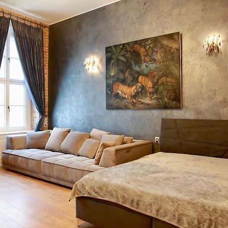 Heart In The Old Town Apartment Братислава Екстериор снимка