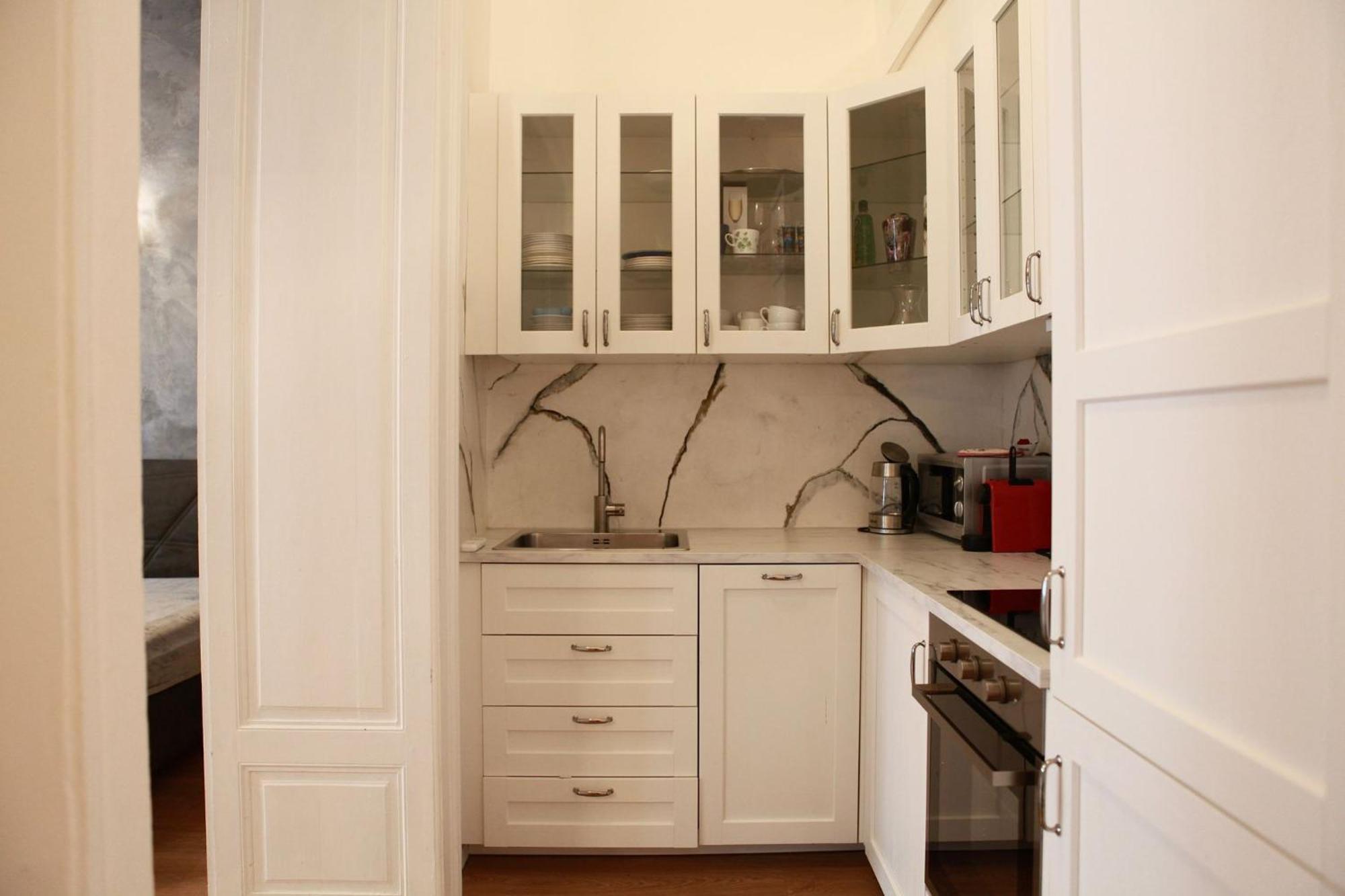 Heart In The Old Town Apartment Братислава Екстериор снимка